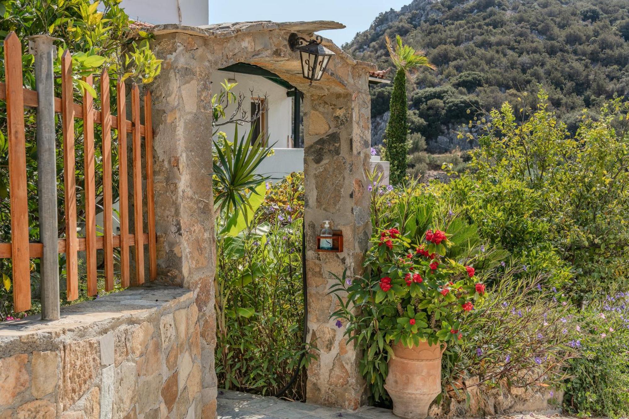 Athina Villas Istron エクステリア 写真